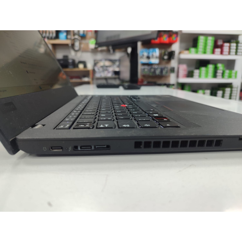 LENOVO T480 İ7 8550U 8 GB RAM 256 B SSD MX 150 14"2K NOTEBOOK
