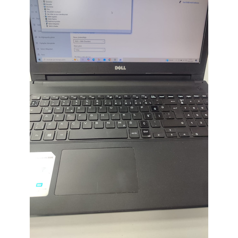 DELL 15 3000 İ5 7200U 8 GB RAM 256 GB SSD 15.6" FHD NOTEBOOK